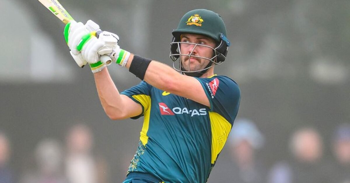 Australia batter Josh Inglis batting