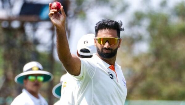 Auqib Nabi Drafted Into India’s Squad for First Three New Zealand ODIs After Prasidh Krishna’s Injury