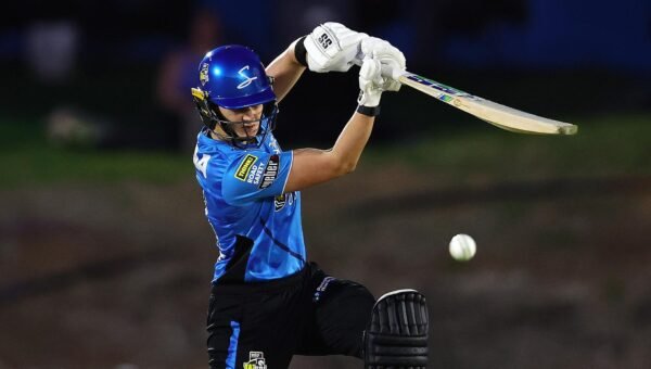 Wolvaardt’s 70 and Penna’s Late Blitz Power Understrength Strikers to 21-Run WBBL Win Over Stars